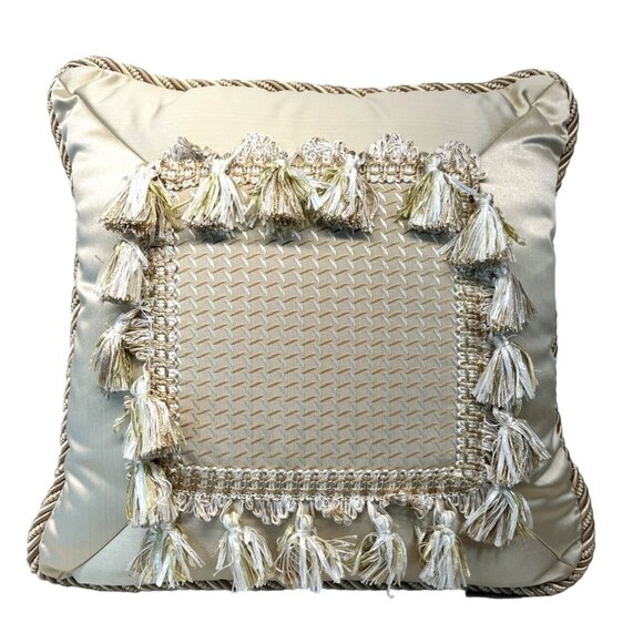 WC Designs Waterford Polyester Conor Paisley 18" x 18" Gold Pillow Tassels - Picture 1 of 6